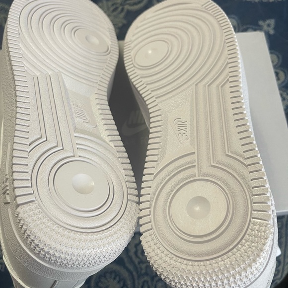 Air Force 1 - Picture 3 of 3